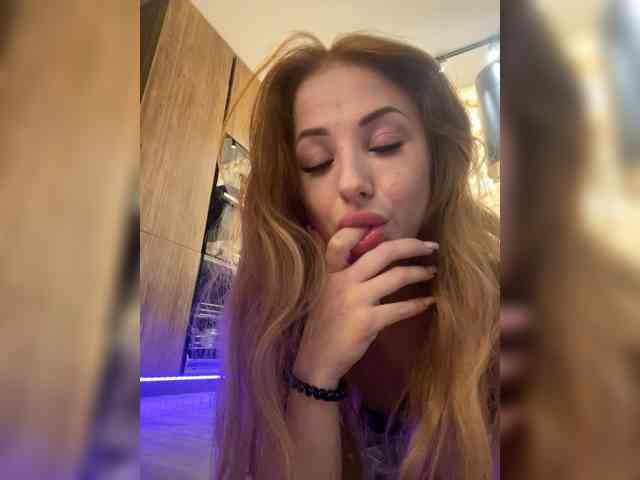 YourBarbiee webcam