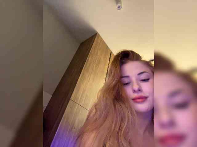 YourBarbiee webcam