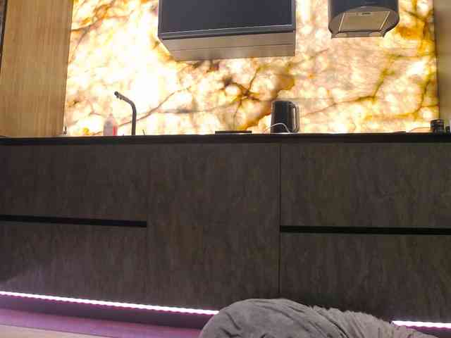 YourBarbiee webcam