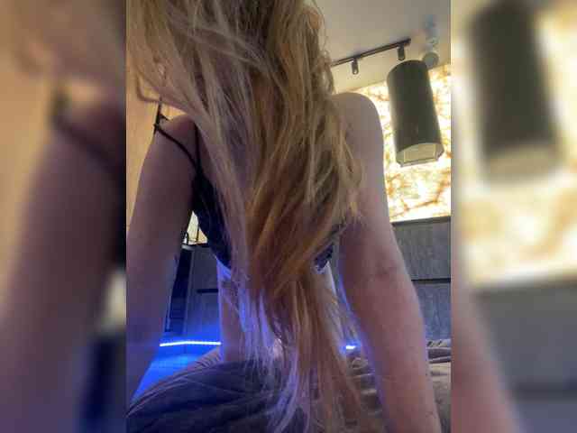 YourBarbiee webcam