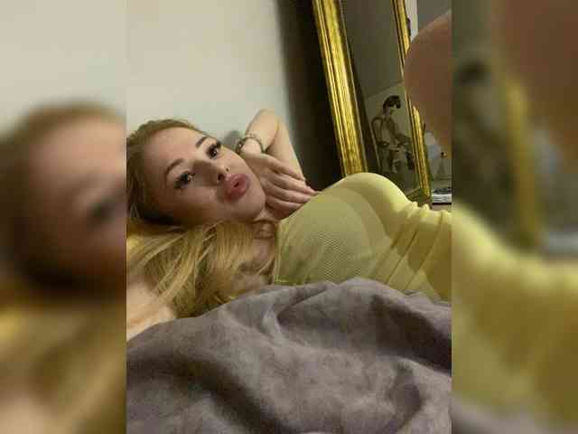 YourBarbiee webcam
