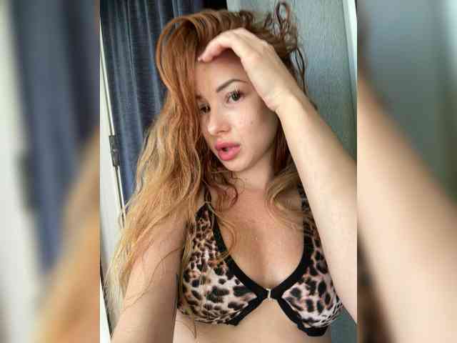 YourBarbiee webcam