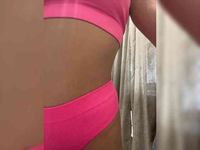 YourBarbiee webcam
