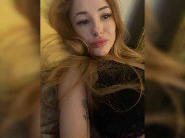 YourBarbiee webcam