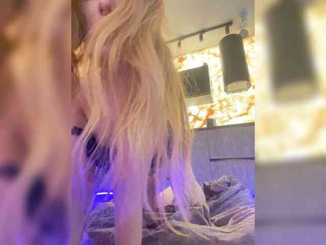YourBarbiee webcam