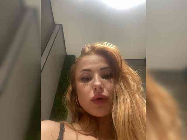 YourBarbiee webcam