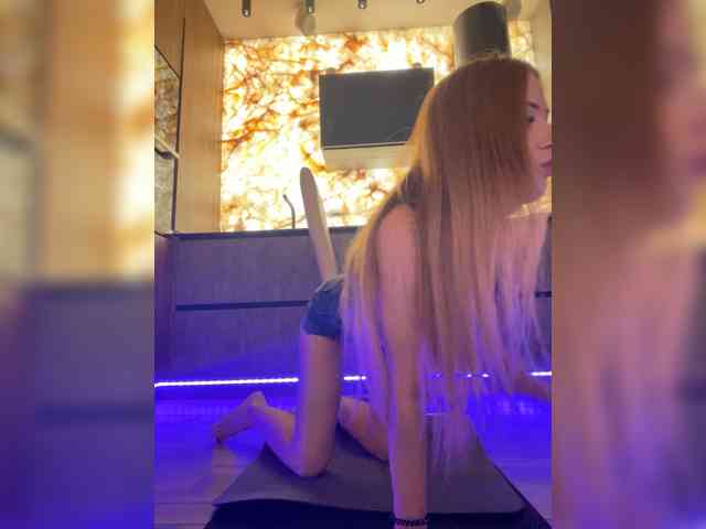 YourBarbiee webcam