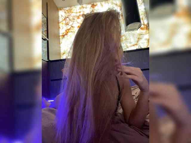 YourBarbiee webcam
