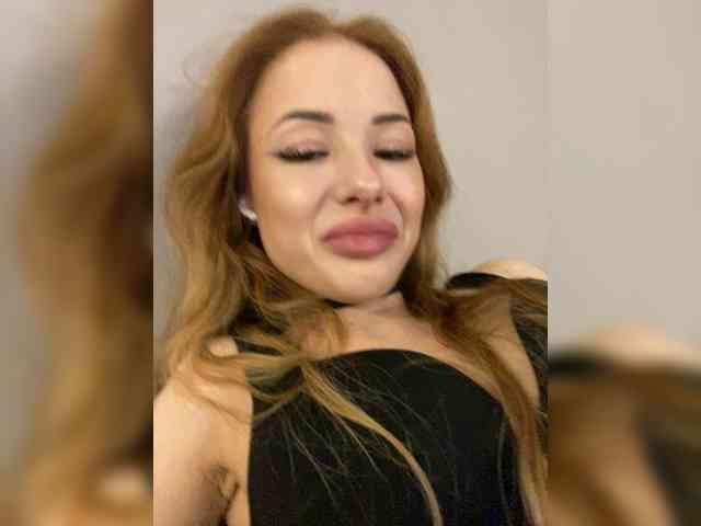 YourBarbiee webcam