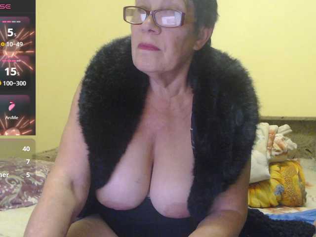 Sandra-Carina, en directo ahora en BongaCams