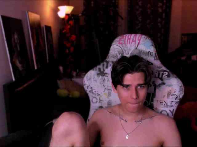 Acest model este live acum. Foxicfu