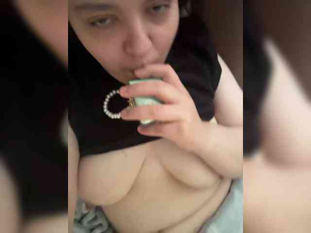 YouNona webcam