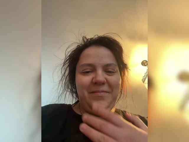 YouNona webcam