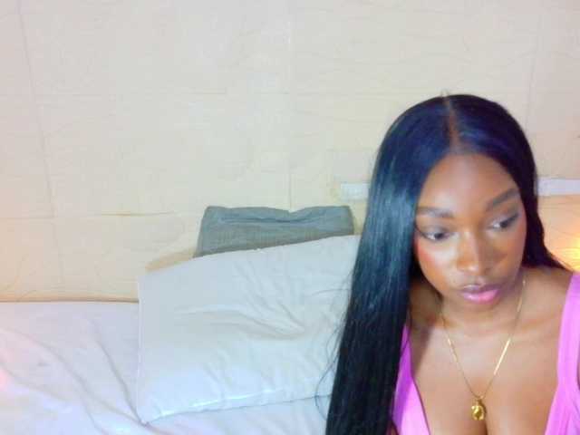 shamira-moore's BongaCams show and profile