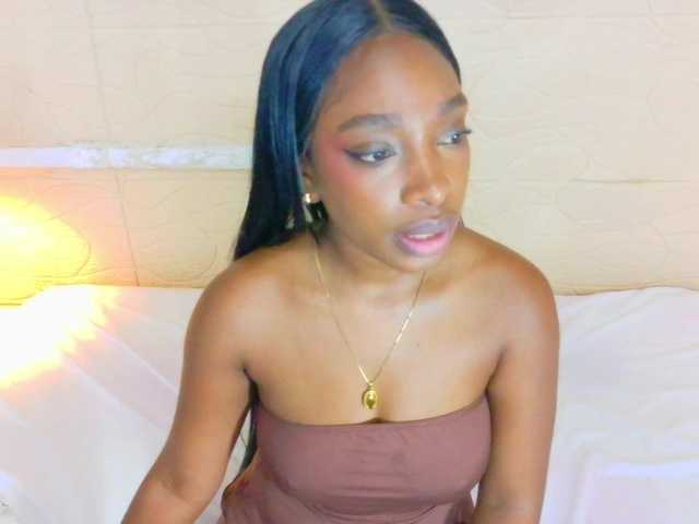 le modèle shamira-moore est en webcam porno dans un show sur le site bongacams, il possède les tags suivants: Ebony,Brunette,Shaved