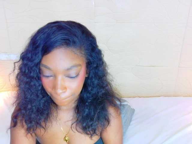 shamira-moore live cam on BongaCams