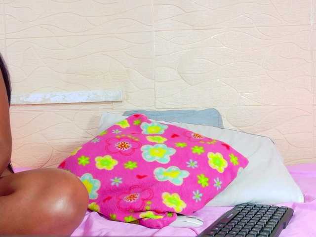 shamira-moore live cam on BongaCams