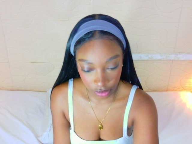 shamira-moore's BongaCams show and profile