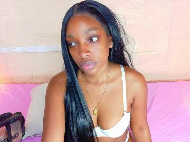 shamira-moore live cam on BongaCams