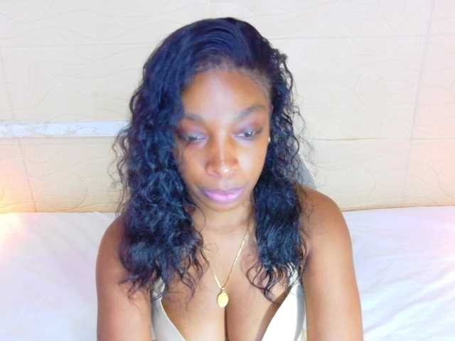 shamira-moore live cam on BongaCams