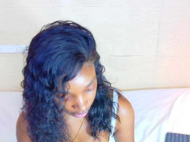 shamira-moore live cam on BongaCams