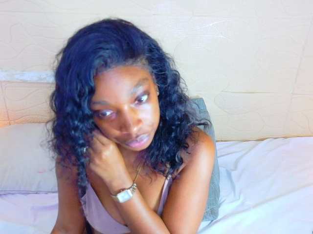 shamira-moore live cam on BongaCams