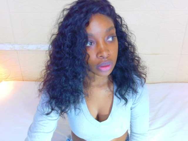 shamira-moore live cam on BongaCams