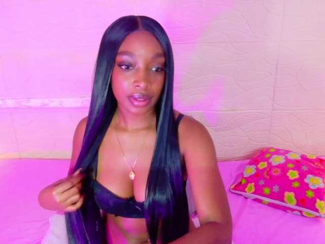 shamira-moore live cam on BongaCams