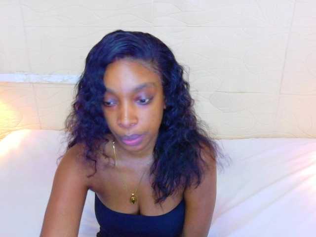shamira-moore live cam on BongaCams