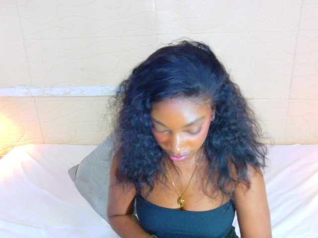 shamira-moore live cam on BongaCams