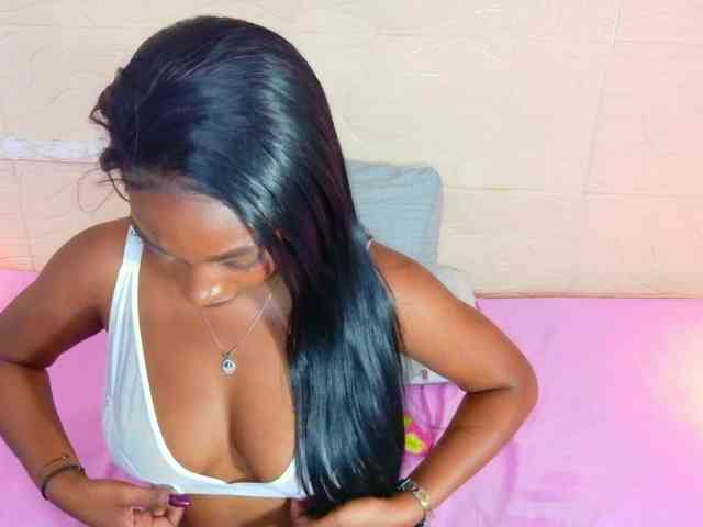 shamira-moore Live Webcam on BongaCams