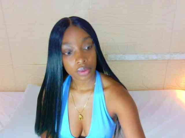 shamira-moore Live Webcam on BongaCams