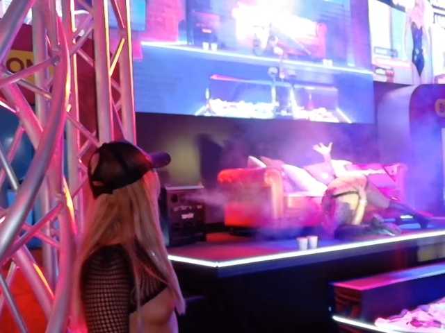 Live трансляция DanaKareninaxxx - slutnetki.online