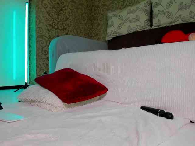 DanaKareninaxxx webcam