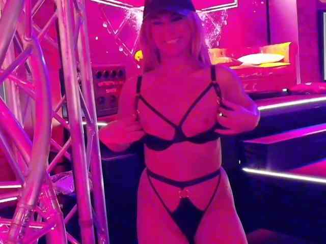 DanaKareninaxxx