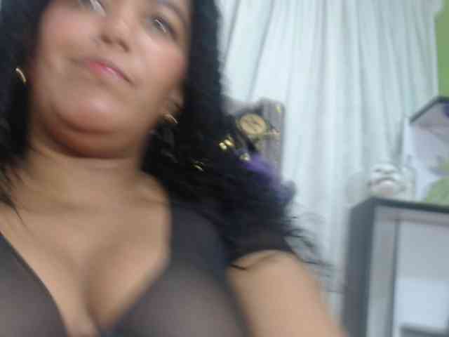RACHELL-HOT