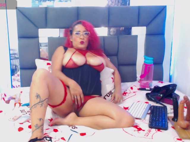 sweetgoddessbig live cam on BongaCams