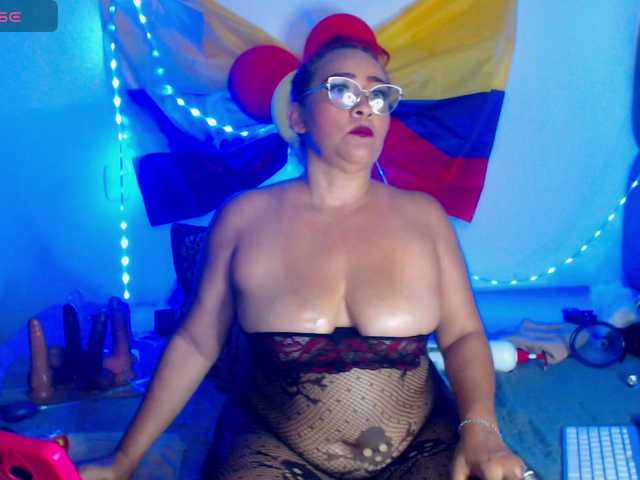 sweetgoddessbig live cam on BongaCams