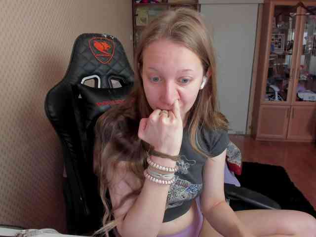 cuteMila webcam