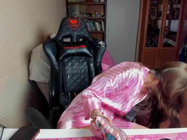 cuteMila webcam