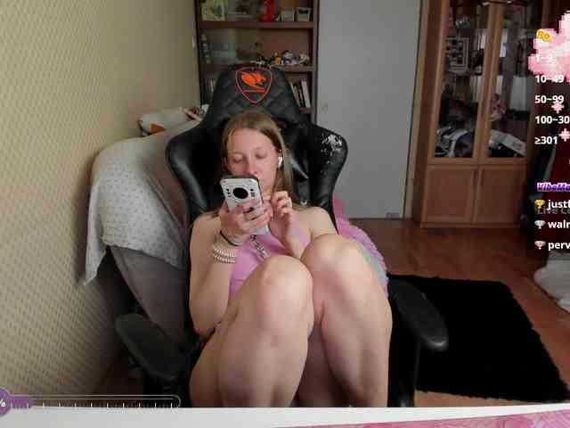 cuteMila webcam