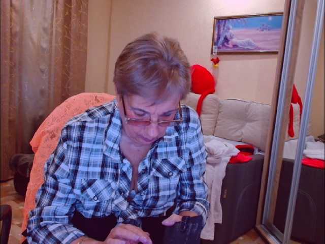 Kira9476 live cam on BongaCams