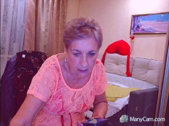Kira9476 live cam on BongaCams