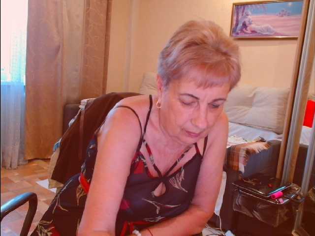 Kira9476 live cam on BongaCams