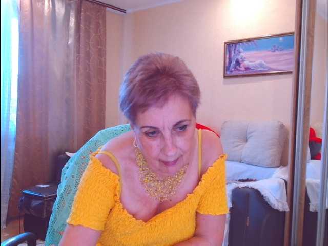 Kira9476 live cam on BongaCams