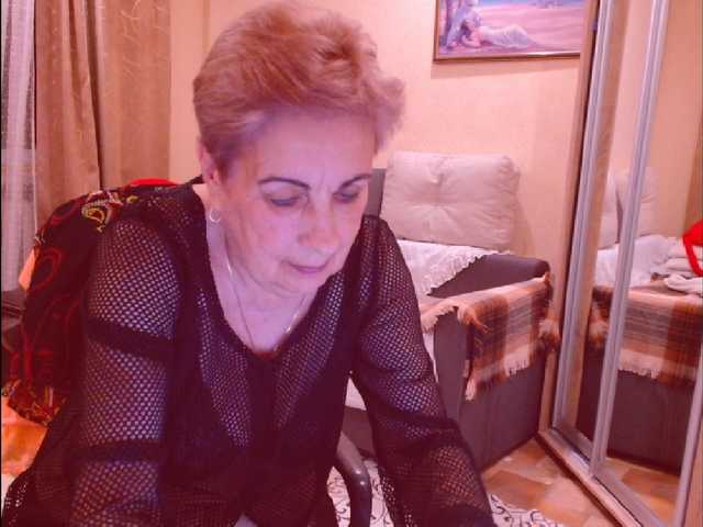 Kira9476 live cam on BongaCams