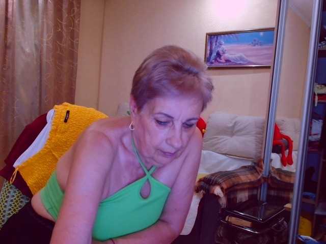 Kira9476 live cam on BongaCams