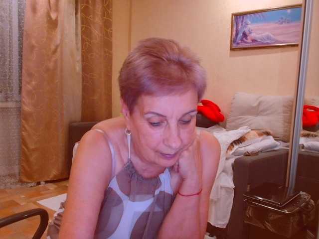 Kira9476 live cam on BongaCams