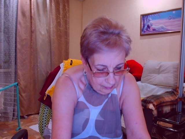 Kira9476 live cam on BongaCams