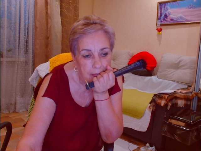Kira9476 live cam on BongaCams